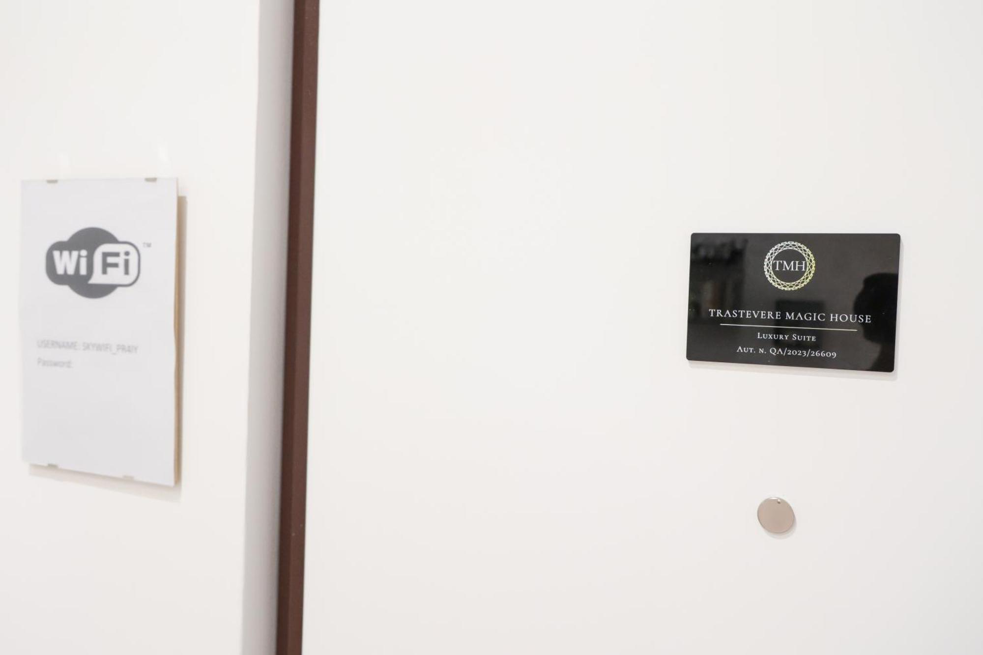 Trastevere Magic House Luxury Suite โรม ภายนอก รูปภาพ